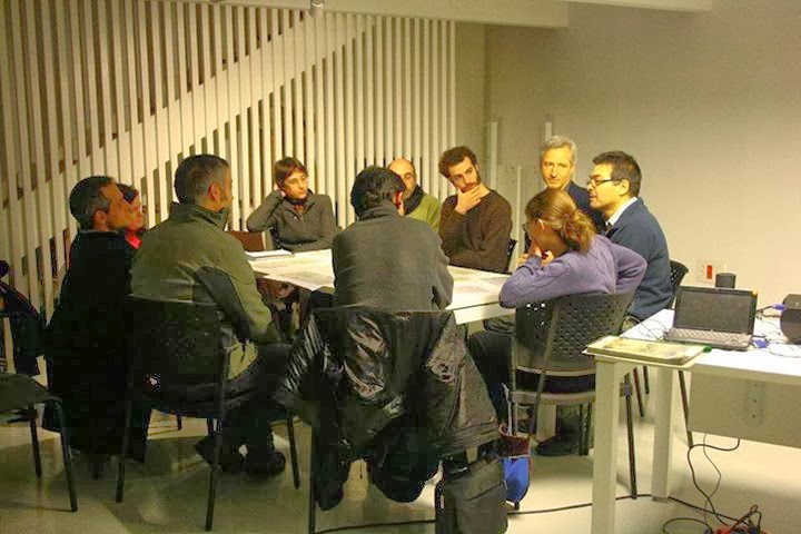 Fotografía de la realización del taller de bici urbana en Compostela